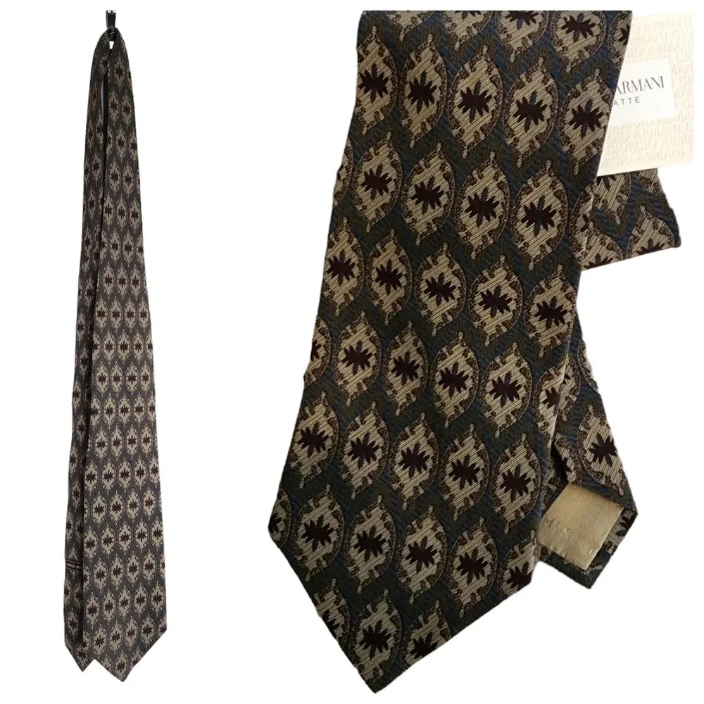 NWT Giorgio Armani 100% silk‎ tie.